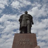 Ouzbékistan.Shahrisabz.Statue dAmir Témur (Tamerlan)., Китаб