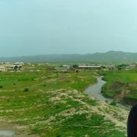 Route A 378 de Chakhbrisak à Samarcande, village au fond de la vallée, Ингичка