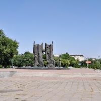 Cosmonaut Dzhanibekov Monument in Tashkent, Uzbekistan., Верхневолынское