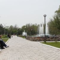 Алмалык. Аллеи с фонтанами на Центральной площади, Алмалык