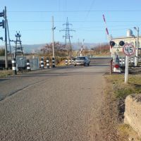Barajj railroad crossing, Искандар