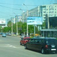 Tachkent : scène de rue, Mercedes XXL de location destinée aux cérémonies de mariage, Келес