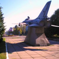 Самолет на бульваре Т.Г.Шевченко, Доброполье