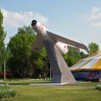 Monument Aircraft  MIG17PF  ul.Parkovaya. Памятник Самолет МИГ17ПФ ул.Парковая, Краматорск