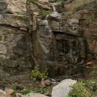 Небольшой водопад, Каменное