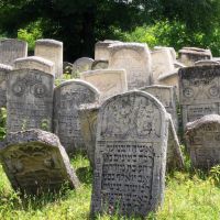 Jewish gravestones, Бурштын