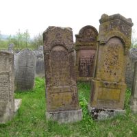 найвищі надгробки цвинтаря .., Бытков