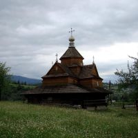 Old wooden church in Vorohta, стара похмура церква у Ворохті, Ворохта