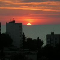 Sunset. Закат на Азовском море (г. Щелкино), Щёлкино