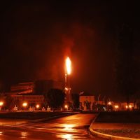 Факел возле главной конторы, Алчевск