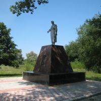 Памятник в Зимогорье. The monument in Zimogore., Зимогорье