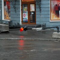 Светофор ветром сдуло. The road light blown down by wind., Луганск