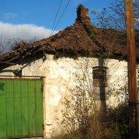 Очень старый дом. Very old house., Луганск