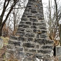 Памятник-пирамида, Бобрка