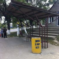 Чистота и порядок на автобусной остановке, Березовка
