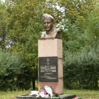 Памятник Ф.І.Марченку, Белики