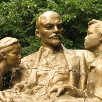 Ленин и дети пямятник, Гадяч