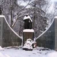 Памятник ВОВ 1941-945 (2011), Гадяч