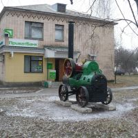 Old locomobile at Dykanka. December, 2008, Диканька