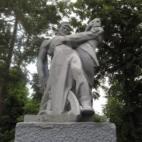 памятник охтирським революціонерам ♦ monument to the revolution fighters, Ахтырка