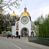 Зарваниця, Marias spiritual centre, gate church of the Annunciation, Золотники