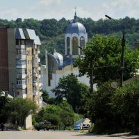 Вид с улицы на храм, Чортков