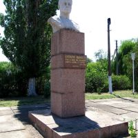 Памятник лейтенанту Андреєву Я.Л. - визволителю Високопілля (2012), Высокополье