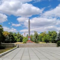 Памятник героям-комсомольцам / Monument to Komsomol-heroes, Херсон