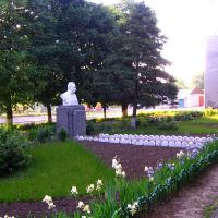 Пам"ятник   І.Франкові  в  1-й  школі - Gorokhiv,  Ivan  Franko  monument, Горохов
