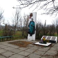 Братська могила та памятник полеглим землякам у с.Інгулець, 2012, Ингулец
