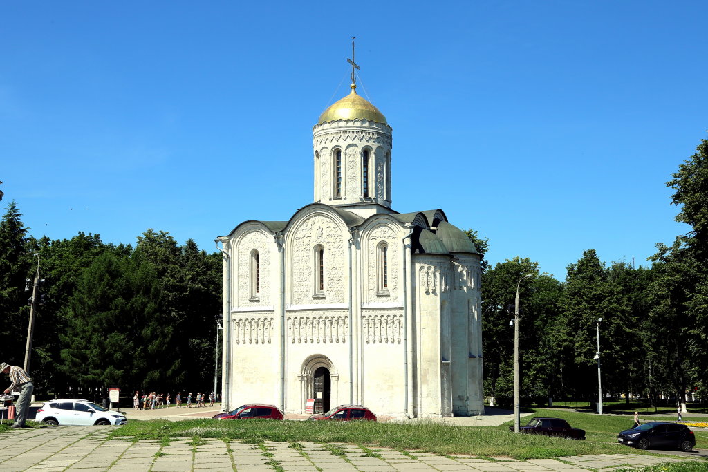 Вид на Дмитриевский собор со смотровой площадки, Владимир