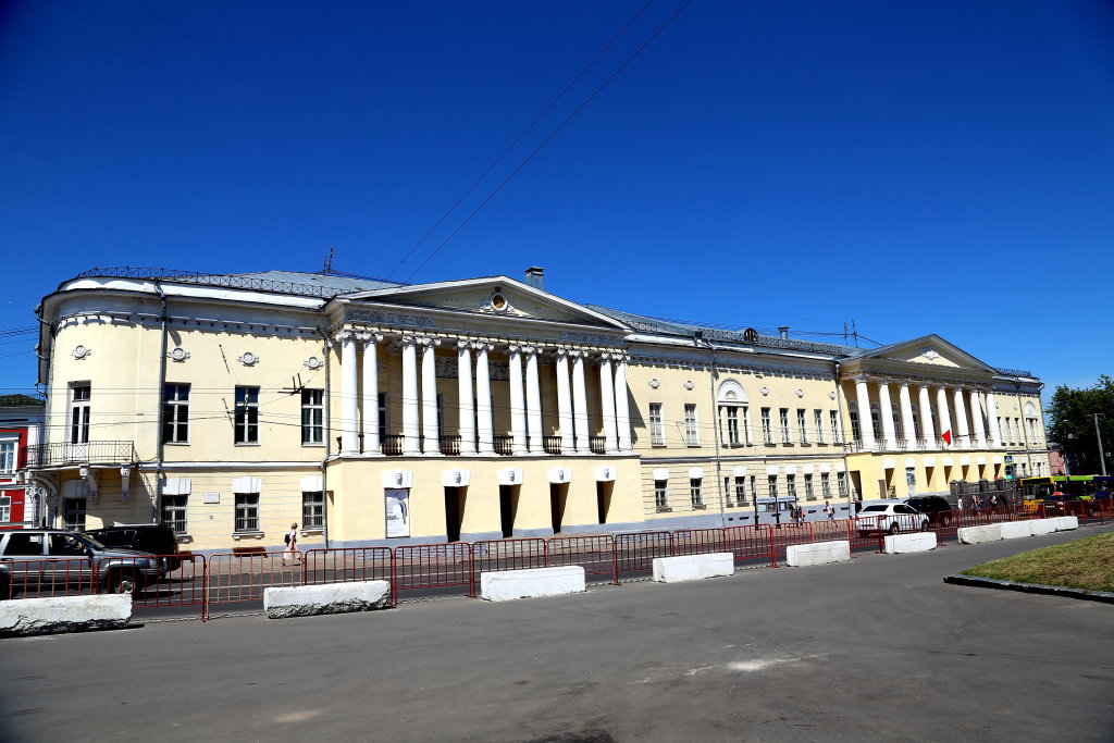 Дом офицеров и здание Владимирской губернской мужской гимназии, Владимир