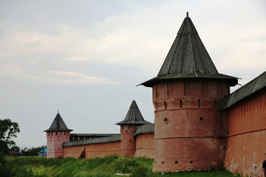 Древние крепостные стены и башни Спасо-Евфимиевского монастыря, Суздаль