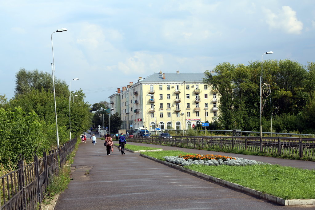 Вид с Октябрьского моста на улицу Советскую, Шуя