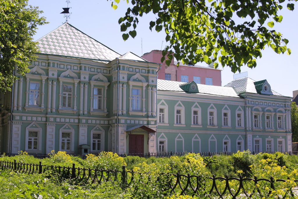 Краеведческий музей, со стороны бывшего шуйского кремлёвского вала., Шуя