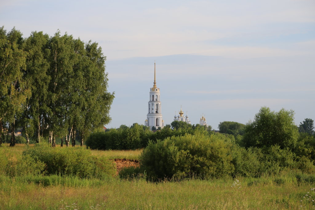 Вид на Воскресенский храм с колокольней., Шуя