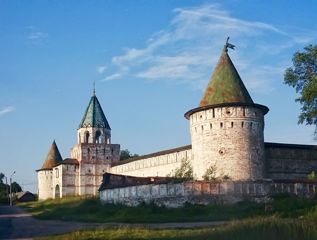 Стены Ипатьевского монастыря. Костром, Кострома