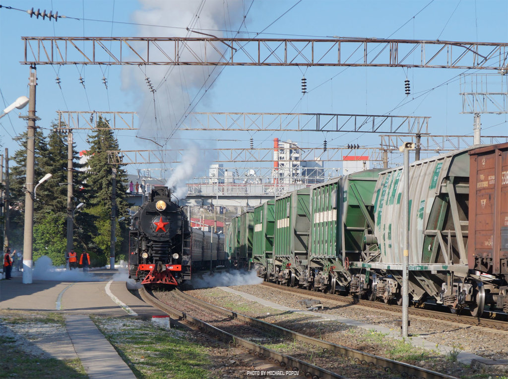 Ретро-поезд "Победа" на станции Тоннельная, апрель 2018 г., Верхнебаканский