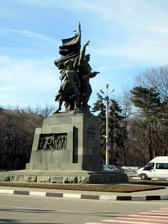 Памятник освободителям города на площади Свободы, Новороссийск