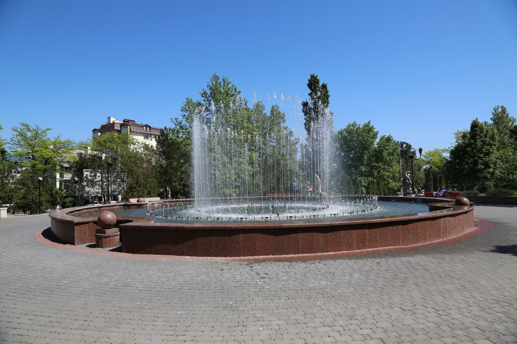 Поющий фонтан на Динамовской, Новороссийск