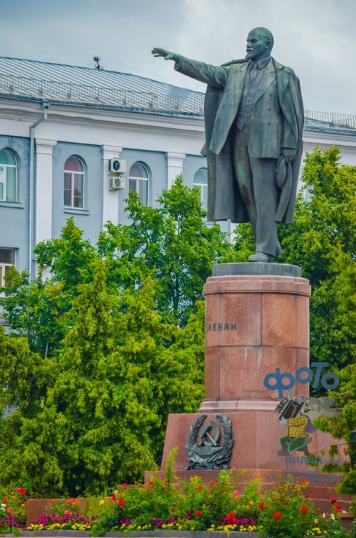 Памятник Ленину (Курск, Красная площадь), Курск