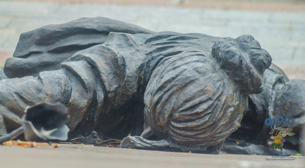 Памятник воинам-афганцам "Скорбящая мать", Курск