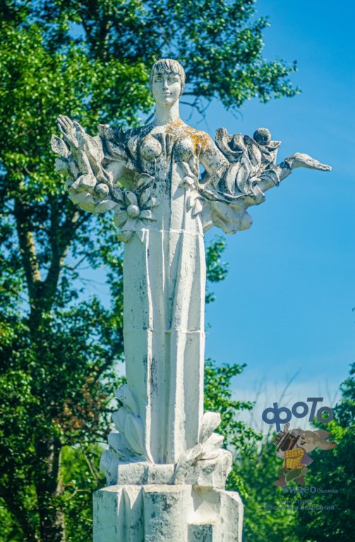 скульптура "Плодородие"., Курск