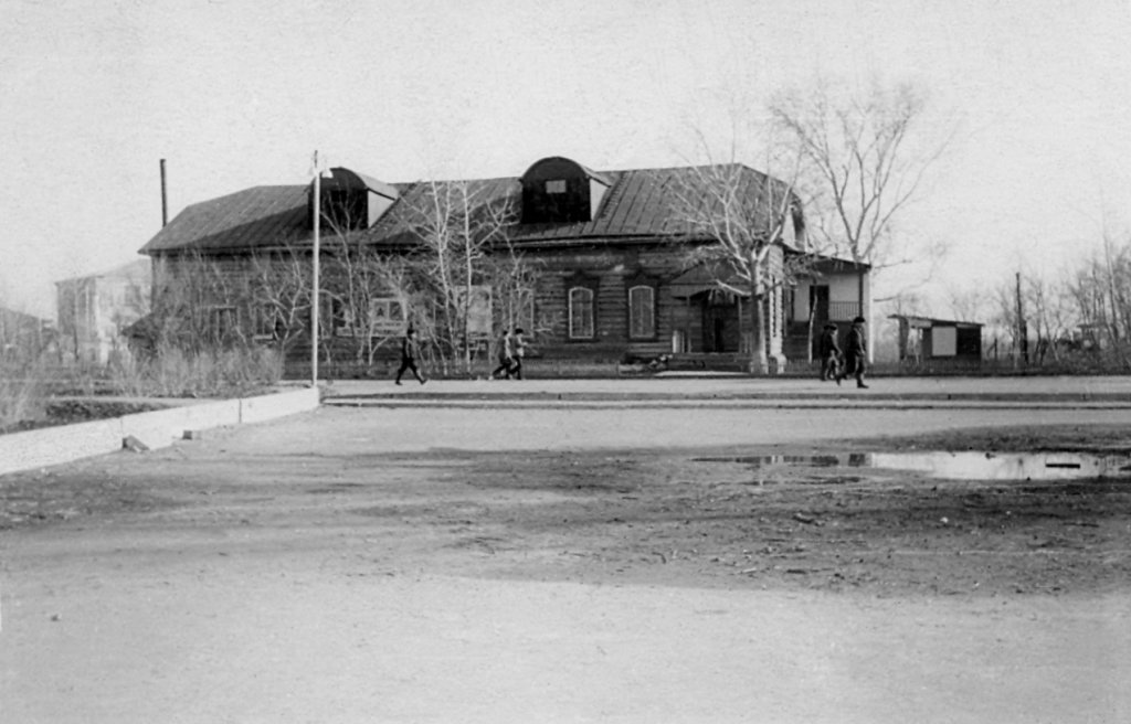Сельский клуб (бывшая церковь) 3 апр 1970 г, Краснозерское