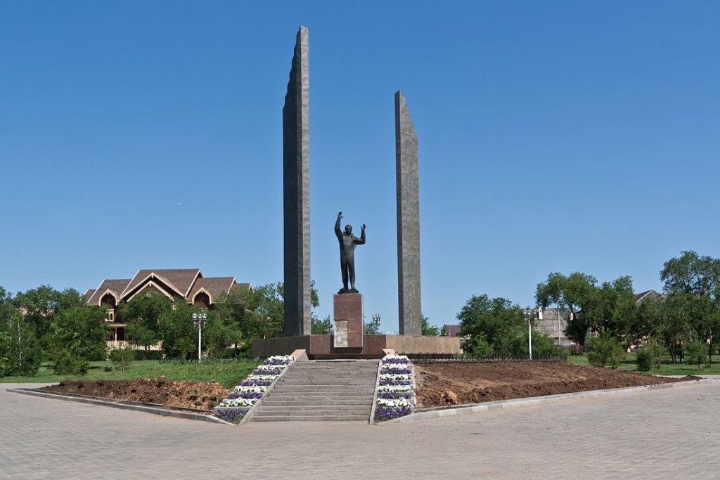 Памятник Гагарину. Оренбург, Оренбург