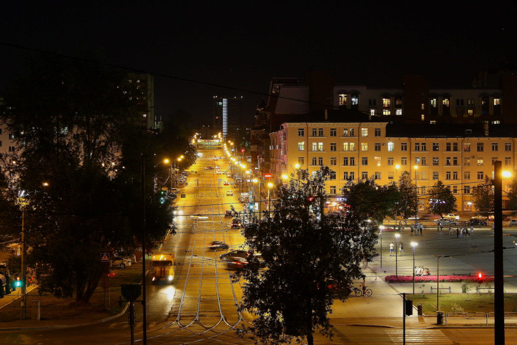 Улица  Борчанинова  ночью, Пермь