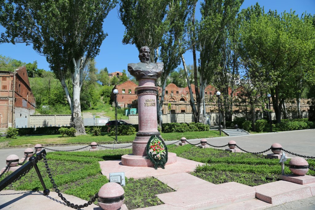 Памятник адмиралу Ушакову на набережной Дона, Ростов-на-Дону