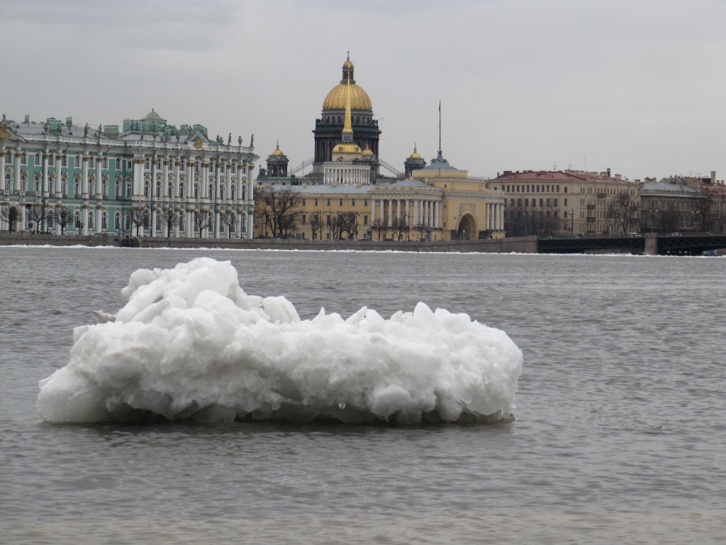 Облако на Неве, Санкт-Петербург