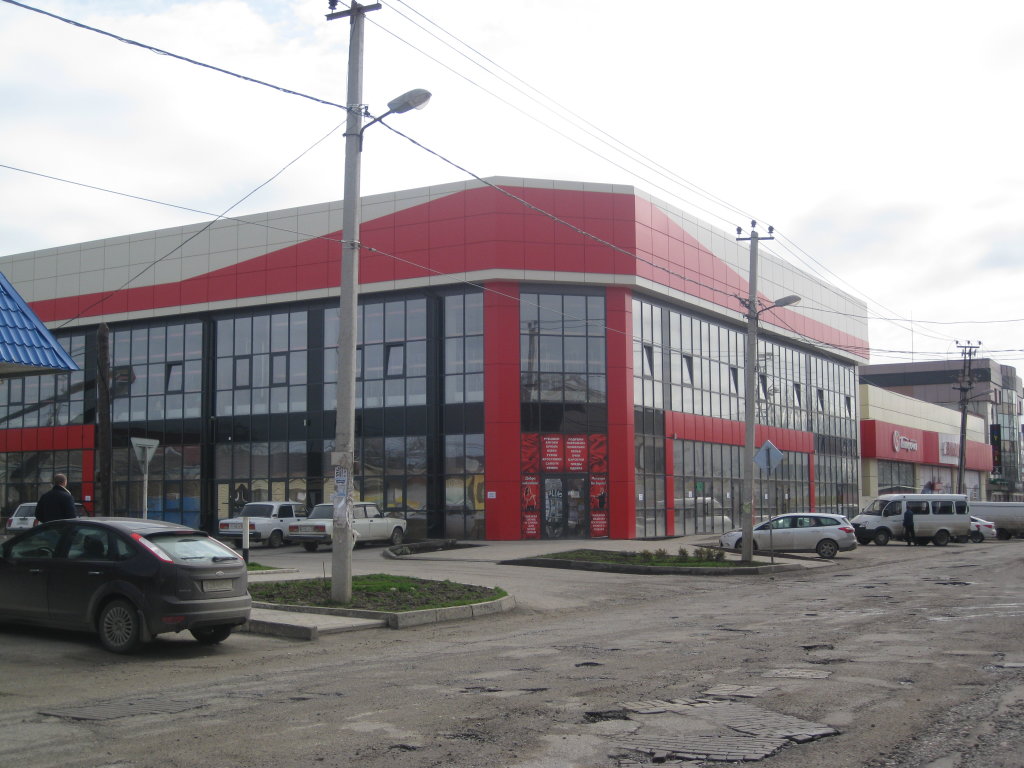 Новый торговый дом по ул.Ленинская, Буденновск