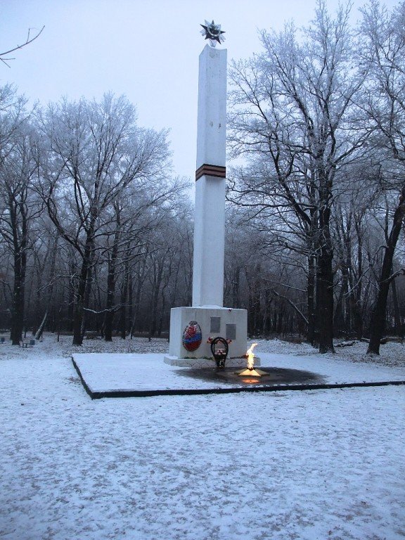  Монумент  защитникам  города во время войны , Болохово